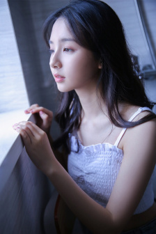 吃着她的小核桃